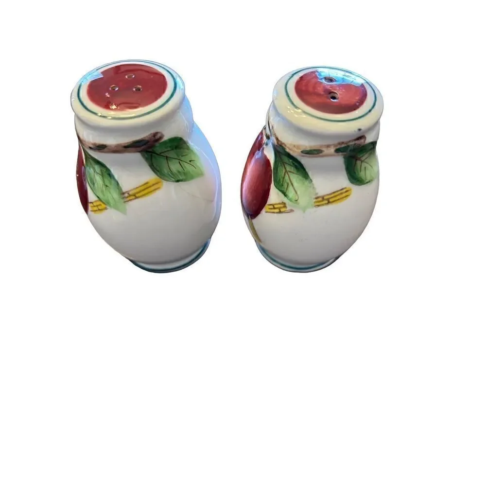 Vintage— UCAGCO Crab Apple salt & pepper shakers *w maker stickers*